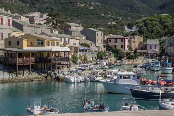 Comment voyager en Corse sans rien manquer